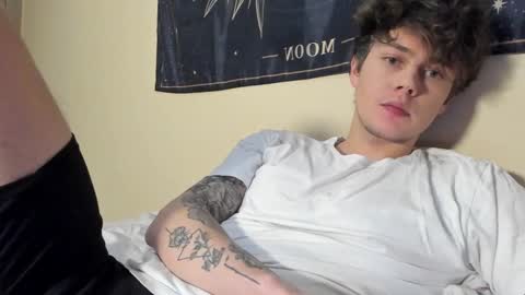 Snapshot of danny_love01 chatting on 12-17-24, 07:37 danny online show from 12-17-24, 07:37