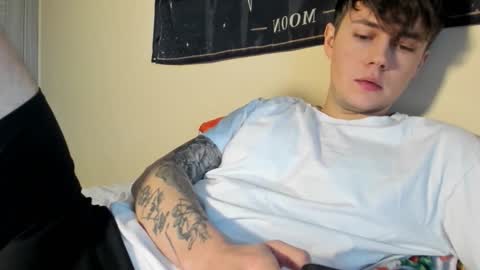 Snapshot of danny_love01 chatting on 12-20-24, 12:27 danny online show from 12-20-24, 12:27