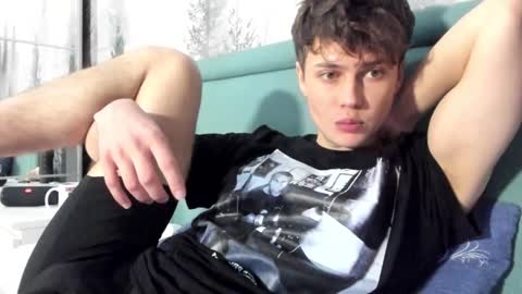 Snapshot of danny_love01 chatting on 12-22-24, 01:55 danny online show from 12-22-24, 01:55