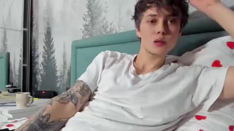 Snapshot of danny_love01 chatting on 02-16-25, 03:05 danny online show from 02-16-25, 03:05