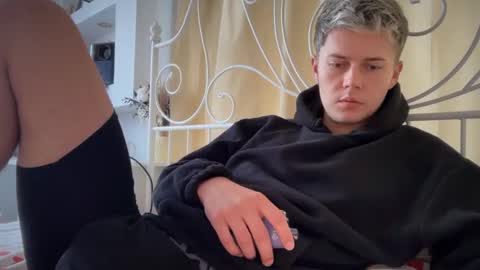 Snapshot of danny_love01 chatting on 09-18-25, 10:17 danny online show from 09-18-25, 10:17