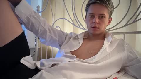 Snapshot of danny_love01 chatting on 09-25-25, 10:30 danny online show from 09-25-25, 10:30