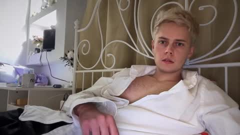 Snapshot of danny_love01 chatting on 10-04-25, 07:34 danny online show from 10-04-25, 07:34