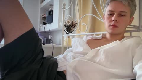 Snapshot of danny_love01 chatting on 10-31-25, 11:00 danny online show from 10-31-25, 11:00