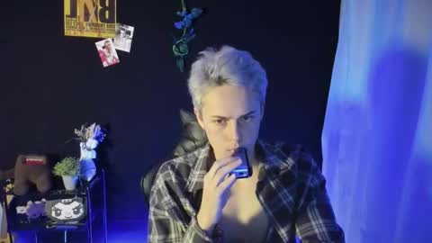 Snapshot of danny_love01 chatting on 11-14-25, 02:38 danny online show from 11-14-25, 02:38