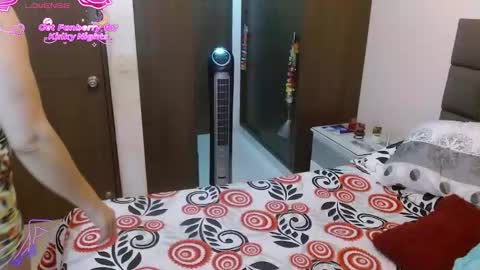 Snapshot of dannyxxxmom chatting on 01-14-26, 09:42 Danny online show from 01-14-26, 09:42