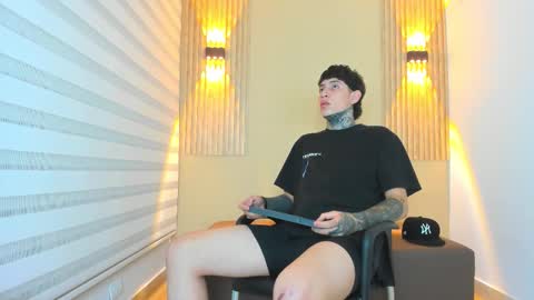 Snapshot of dante_armstrong chatting on 11-11-25, 04:34 dante_armstrong online show from 11-11-25, 04:34