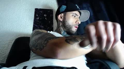 Snapshot of dante_d_angelo_ chatting on 10-18-25, 04:37 dante_d_angelo_ online show from 10-18-25, 04:37