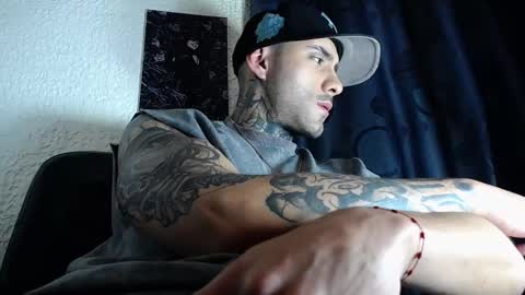 Snapshot of dante_d_angelo_ chatting on 11-04-25, 11:04 dante_d_angelo_ online show from 11-04-25, 11:04