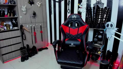 Snapshot of dante_infernos chatting on 12-27-24, 02:54 Dante online show from 12-27-24, 02:54