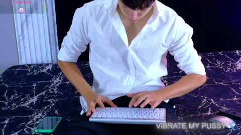 DANTEVIOLETE online show from 05-02-26, 11:37
