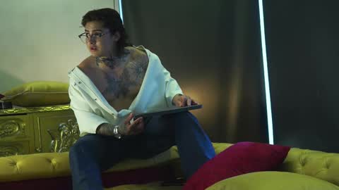 Snapshot of dantecoppolaa chatting on 10-05-25, 08:07 Dante coppola online show from 10-05-25, 08:07