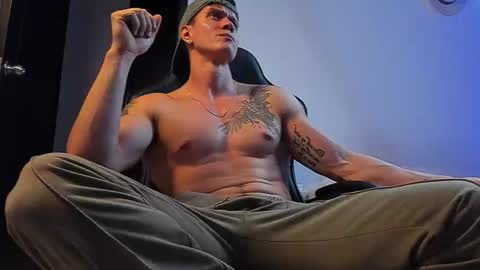 Snapshot of dantecummingss chatting on 11-06-25, 11:26 Dante online show from 11-06-25, 11:26