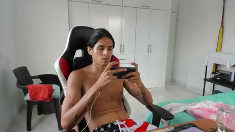 Snapshot of dantedecentralized chatting on 11-25-25, 09:59 X Dante7373574 online show from 11-25-25, 09:59