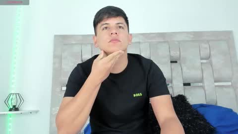 Snapshot of dantestone1 chatting on 11-09-25, 11:52 dantestone1 online show from 11-09-25, 11:52