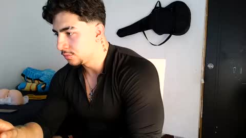 Snapshot of dantevicius chatting on 11-18-25, 06:34 Dante Vicius online show from 11-18-25, 06:34