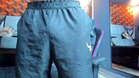 Snapshot of dany_dryy chatting on 01-22-25, 06:42 Dany online show from 01-22-25, 06:42