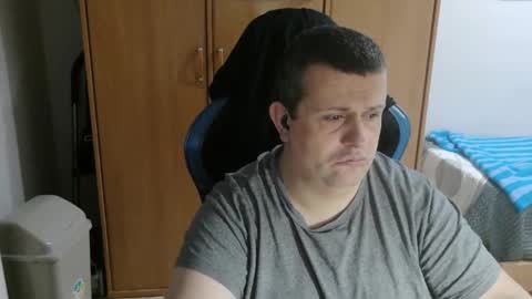 danysanchez1981 online show from 02-12-26, 11:11