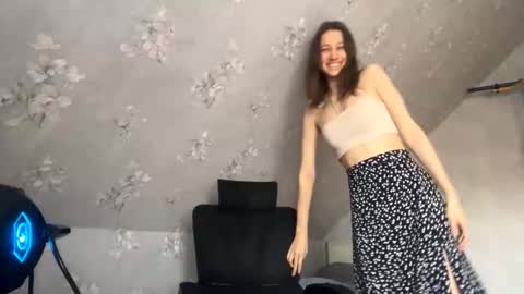 Mila online show from 10-27-25, 11:47