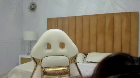 Daphne online show from 01-21-25, 02:22