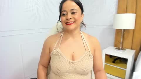 Daphne online show from 02-11-25, 02:25