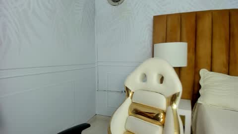 Daphne online show from 02-26-25, 08:48