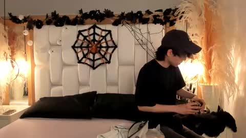 daphne_and_roger online show from 10-17-25, 11:35