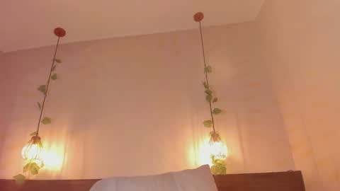 Daphne online show from 01-25-25, 05:40