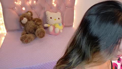 daphne_little online show from 10-19-25, 12:33