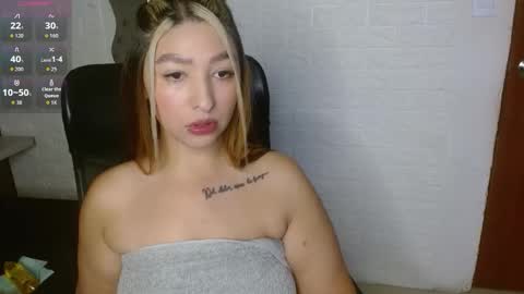 Snapshot of daphne_walton chatting on 11-26-25, 10:38 daphne_walton online show from 11-26-25, 10:38