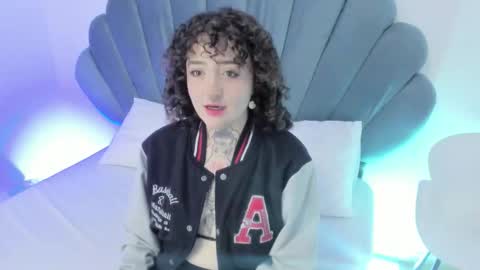 DaphneBlunt online show from 12-01-25, 07:41