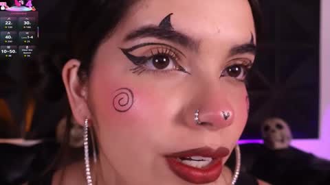 Daphne online show from 10-31-25, 01:23