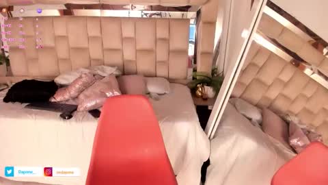 Daphne online show from 10-22-25, 12:05