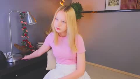 Kami online show from 11-19-25, 03:28