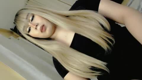 Snapshot of darcy_world chatting on 12-05-24, 04:12 DARCY online show from 12-05-24, 04:12