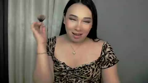 Snapshot of darcy_world chatting on 01-25-25, 10:18 DARCY online show from 01-25-25, 10:18