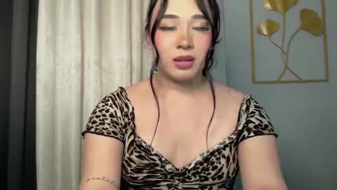 Snapshot of darcy_world chatting on 01-27-25, 01:48 DARCY online show from 01-27-25, 01:48