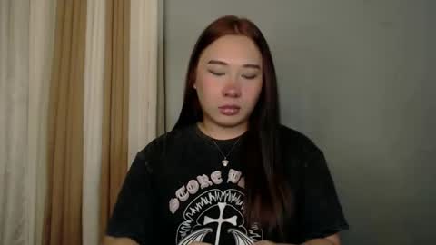 Snapshot of darcy_world chatting on 02-26-25, 02:37 DARCY online show from 02-26-25, 02:37