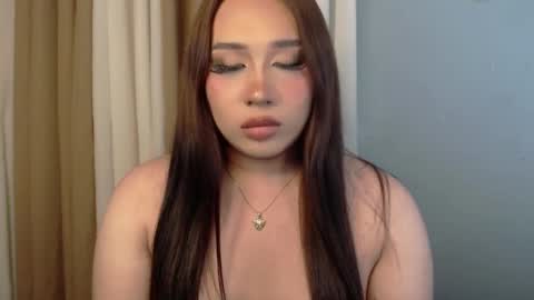 Snapshot of darcy_world chatting on 03-04-25, 11:22 DARCY online show from 03-04-25, 11:22