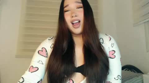 Snapshot of darcy_world chatting on 06-11-26, 04:49 DARCY online show from 06-11-26, 04:49