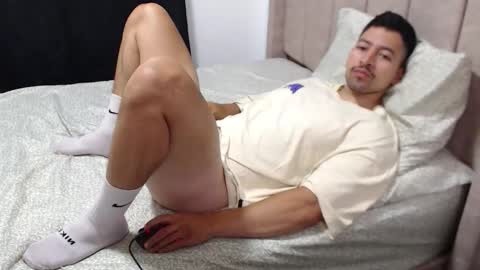 Darekgates online show from 04-26-26, 02:59