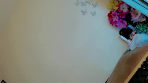 Snapshot of daretolovemexx chatting on 02-03-25, 01:09 Angel Condensada online show from 02-03-25, 01:09