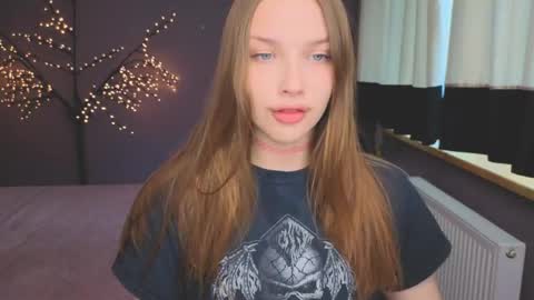 Snapshot of dariaangels chatting on 04-29-26, 11:36 dariaangels online show from 04-29-26, 11:36