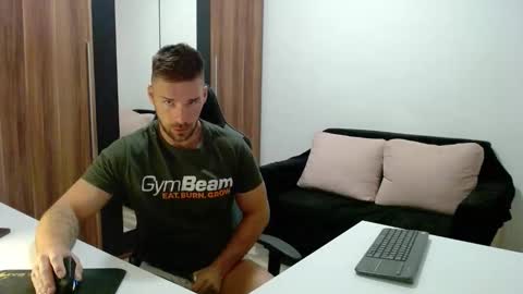 darius_94 online show from 10-03-25, 04:20