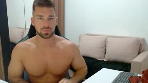 darius_94 online show from 11-10-25, 05:17