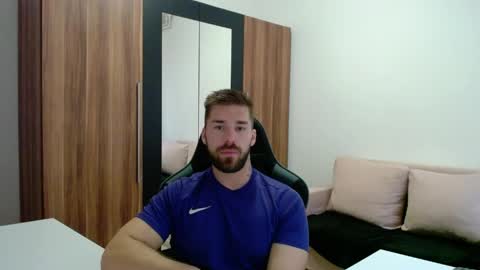 darius_94 online show from 06-04-26, 04:51