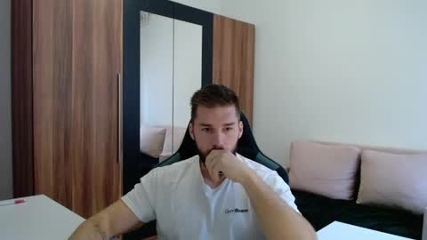 darius_94 online show from 06-06-26, 04:28