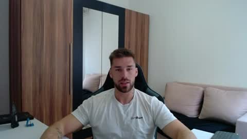 darius_94 online show from 07-24-26, 07:28