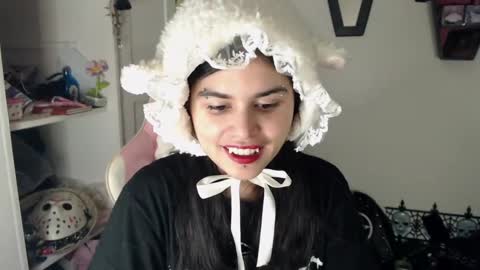 Snapshot of dark_angel_66 chatting on 12-04-24, 04:54 Moony online show from 12-04-24, 04:54