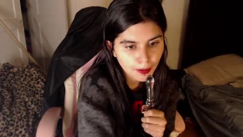 Snapshot of dark_angel_66 chatting on 02-11-25, 05:58 Moony online show from 02-11-25, 05:58